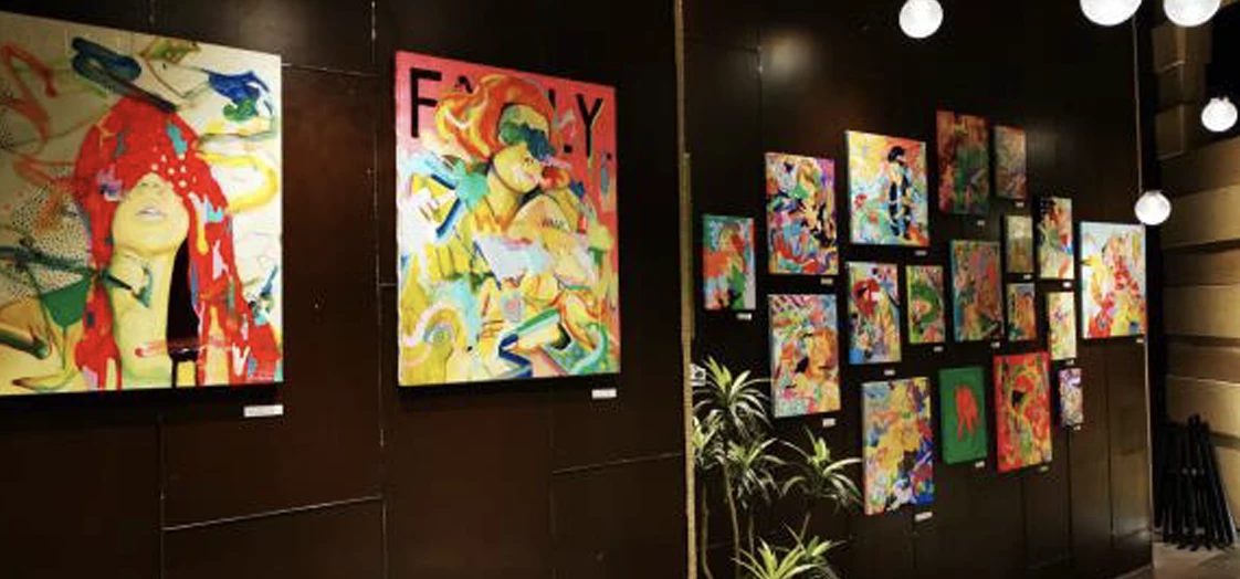 新感覚アートカフェ EPIC Art Space Cafe & Bar 写真4